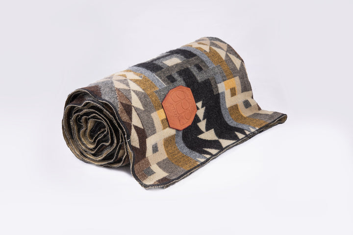 Double-Sided Blanket | Throw Blanket | Geometrical Pattern / Southwest Artisan Style