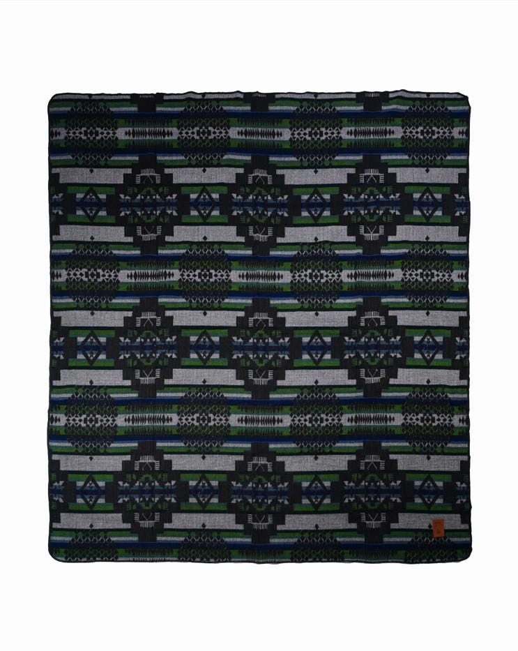 Double-Sided Blanket | Throw Blanket | Geometrical Pattern / Southwest Artisan Style