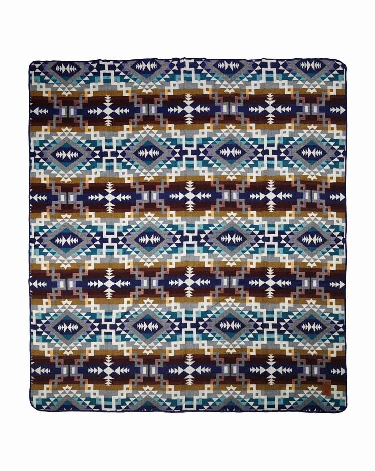 Double-Sided Blanket | Throw Blanket | Geometrical Pattern / Southwest Artisan Style